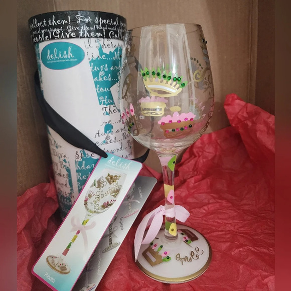 🍷 Handpainted Delish 15oz wine glass w/ carrier - Picture 5 of 8
